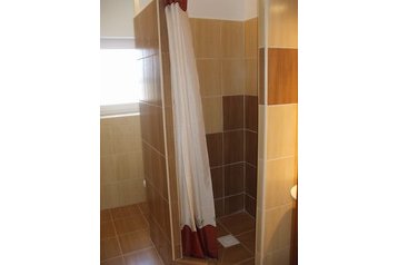 Slovacia Privát Moča, Exteriorul